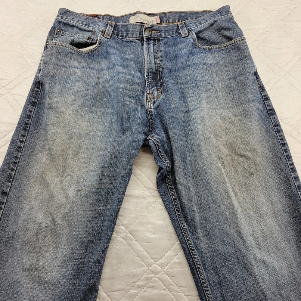 Levis levis 569